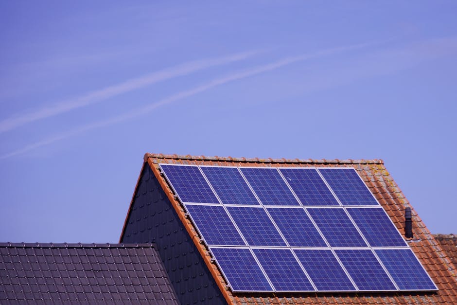 Dom energooszczędny z panelami solarnymi
